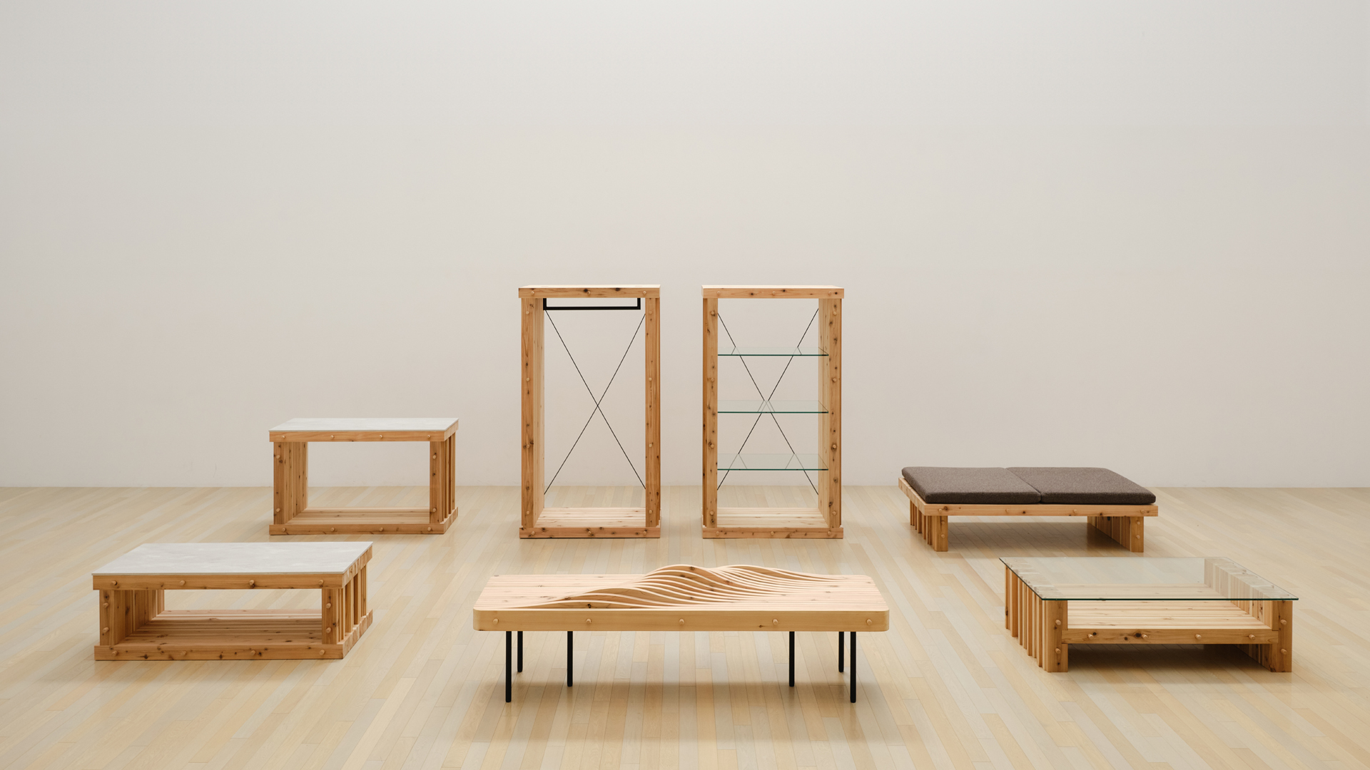 秋田杉DLTを使用した家具シリーズです